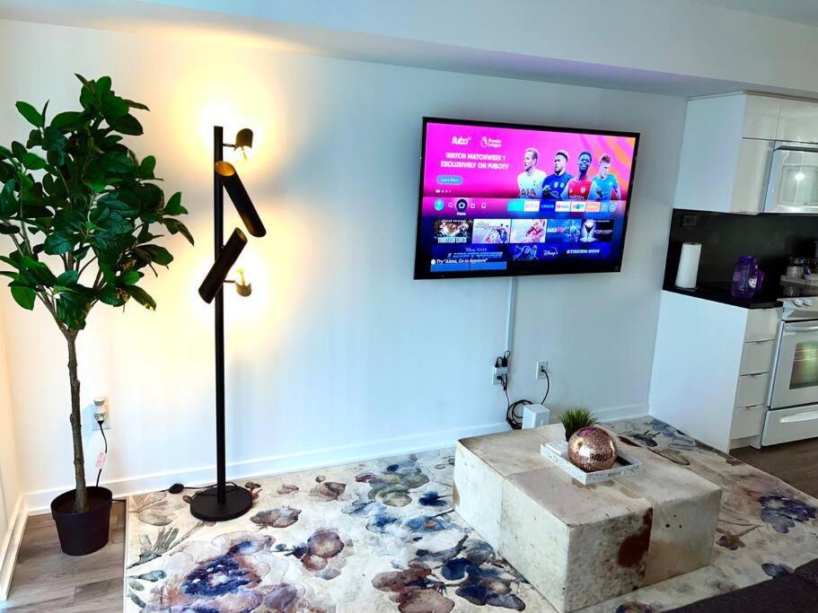 Luxurious Condo In The Center Of Downtown Toronto Exterior foto